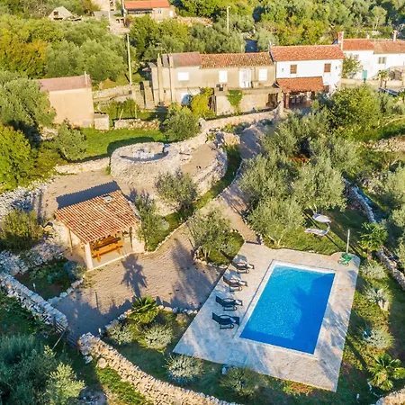 2 Bedroom Pet Friendly In Šilo