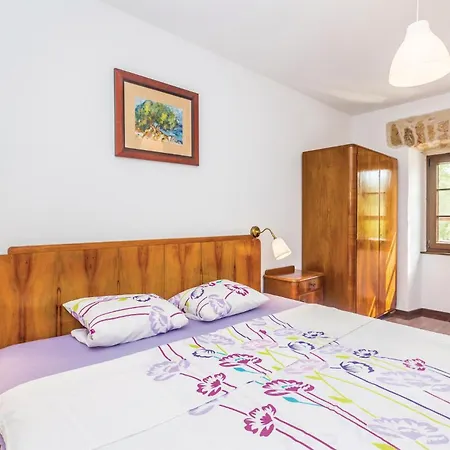 2 Bedroom Pet Friendly In *
