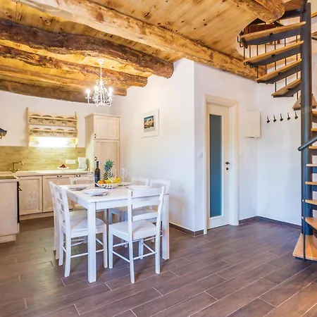 2 Bedroom Pet Friendly In Šilo