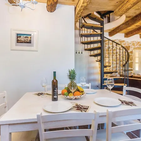 2 Bedroom Pet Friendly In Šilo