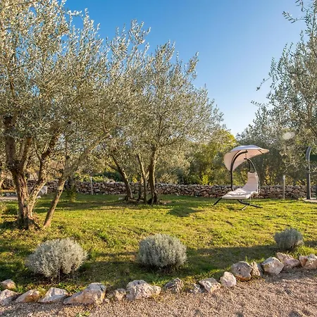 2 Bedroom Pet Friendly In *