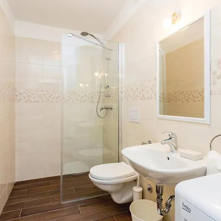 Holiday home 2 Bedroom Pet Friendly In