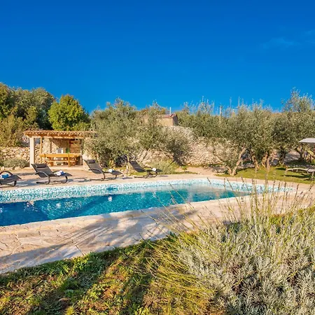 Holiday home 2 Bedroom Pet Friendly In