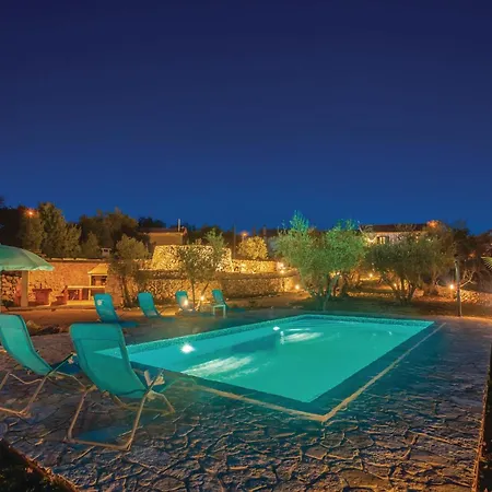 Holiday home 2 Bedroom Pet Friendly In Silo (Krk)