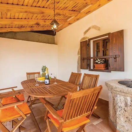 2 Bedroom Pet Friendly In *